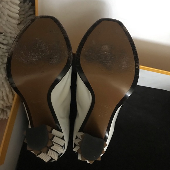 Fendi shoes ( RunWay Shoes ) - Picture 8 of 8